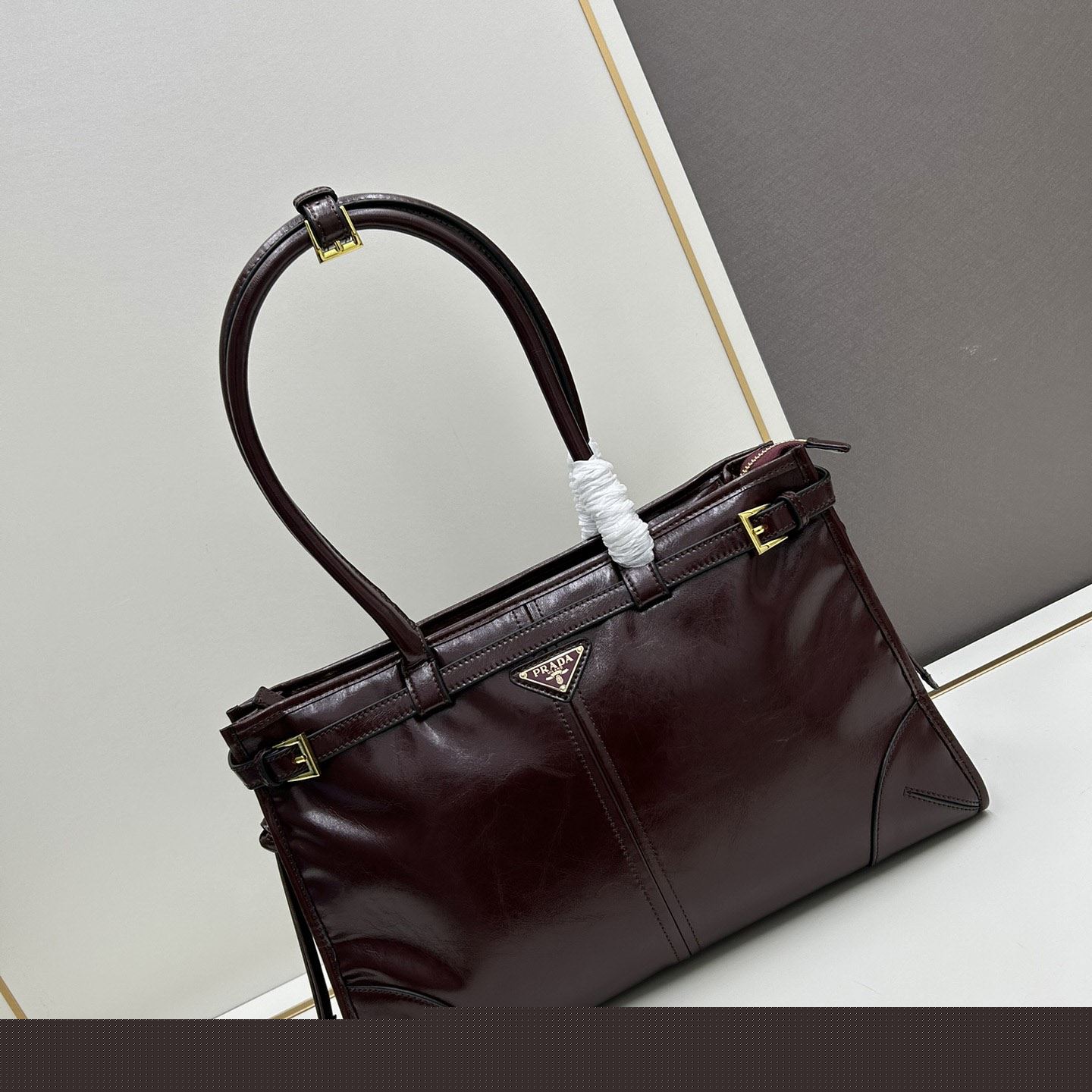Pra*a top handle bags